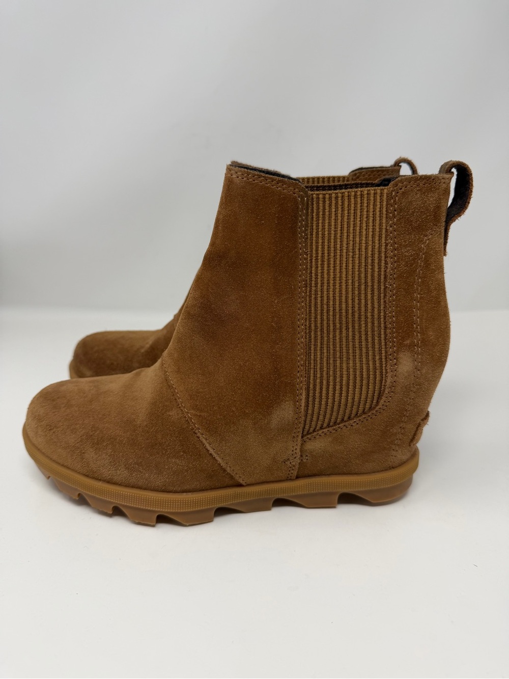 Sorel Joan of Arctic Wedge II Chelsea Boots Suede Leather Camel Brown Size 7